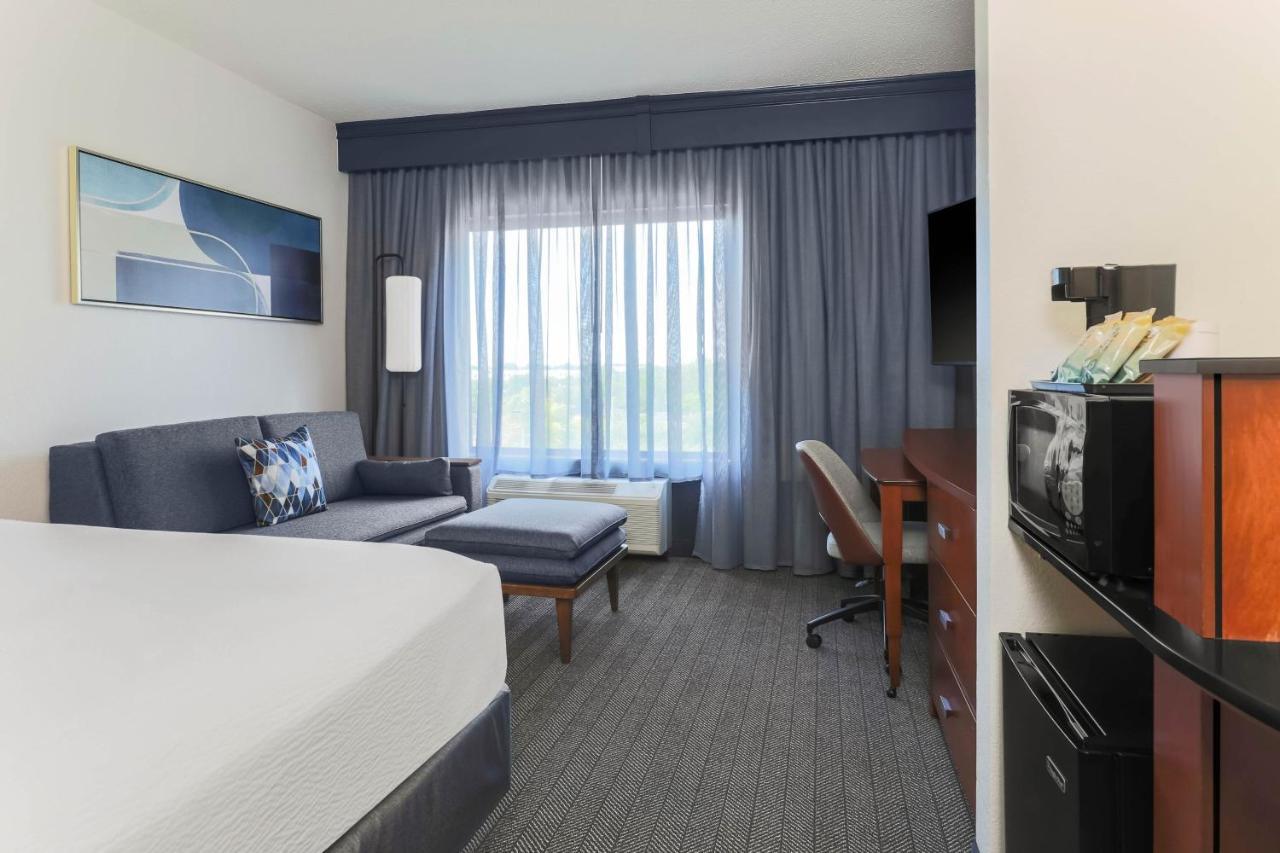 Courtyard Airport 3* Austin