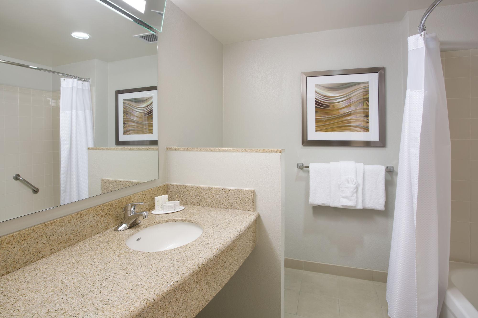 Courtyard Airport 3* Austin