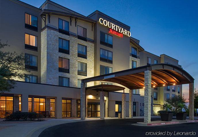 Courtyard Airport Hotel