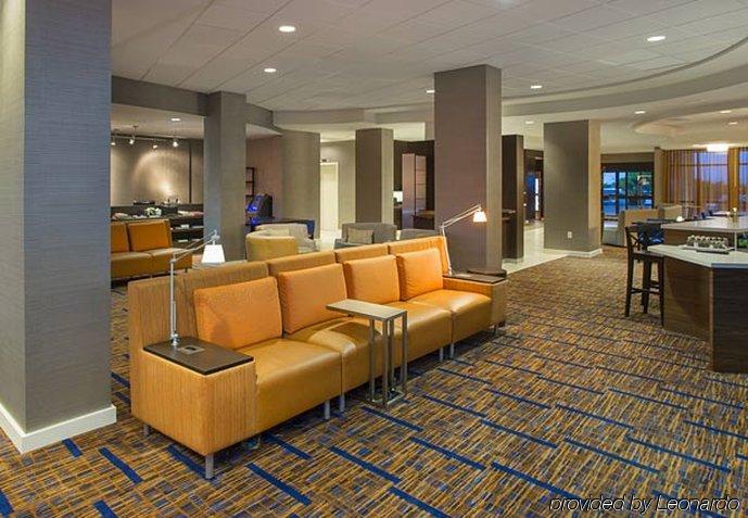 Courtyard Airport Hotel