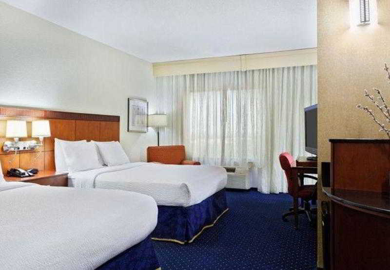 Courtyard Airport Hotel Austin