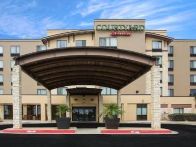 Courtyard Airport 3*