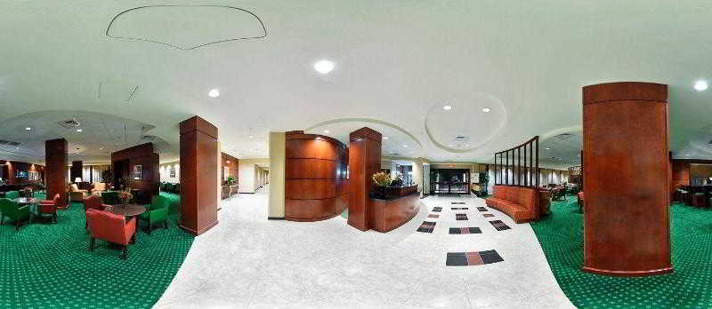 Courtyard Airport 3*